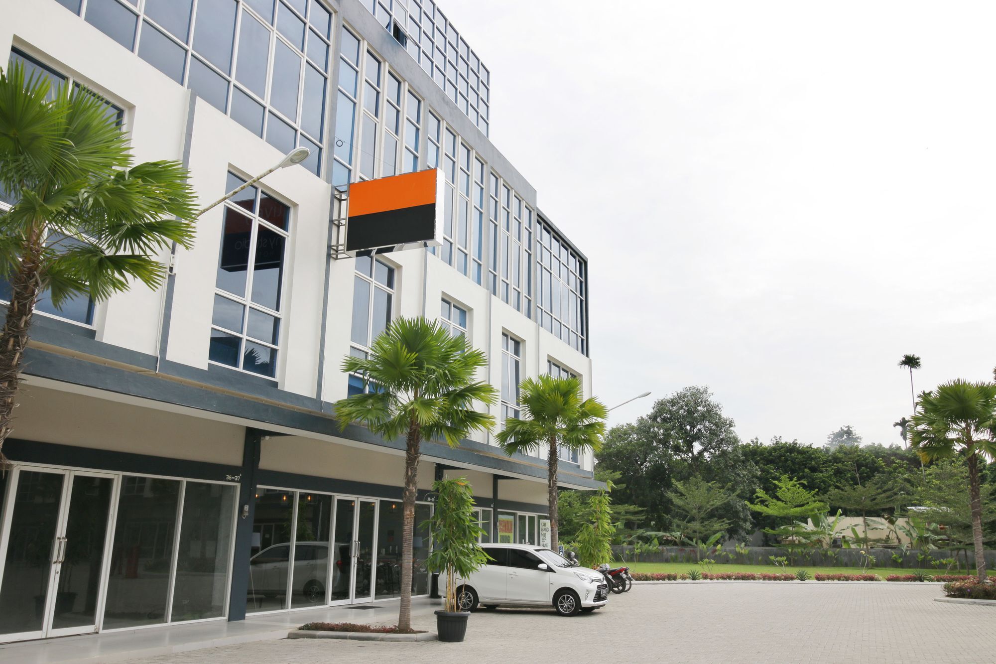 Airy Bandara Kualanamu 9 A39 Deli Serdang Hotel Medan